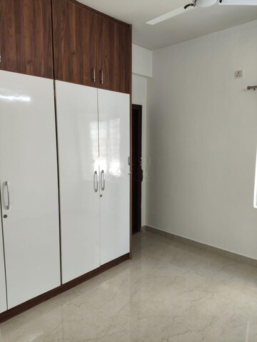Room in 3 BHK Apartment at Vyom Galaxy, Kukatpally – for Rent