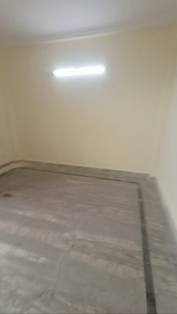 Room in 2.5 BHK Independent House at Migsun Delta Street, Delta Ii Greater Noida – for Rent