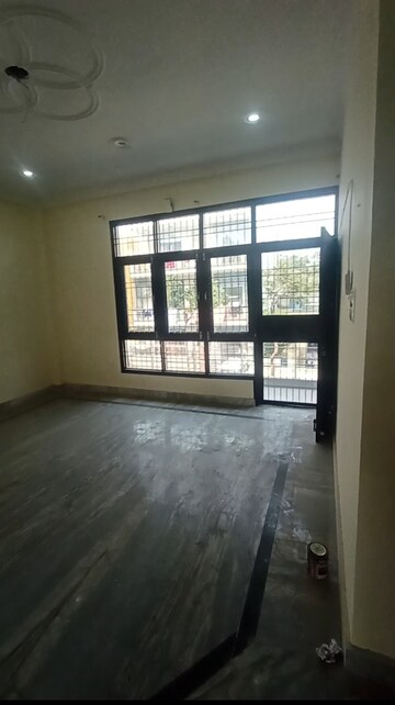 Room in 2.5 BHK Independent House at Migsun Delta Street, Delta Ii Greater Noida – for Rent