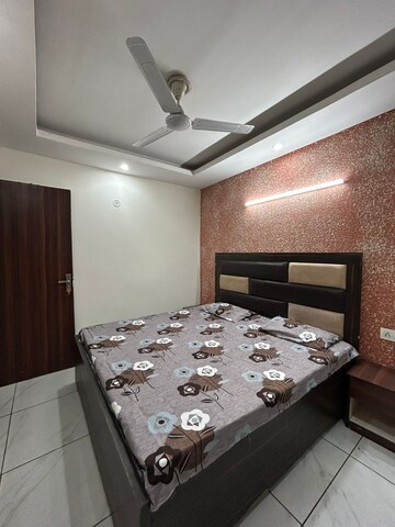 Bedroom in 1 RK Builder Floor at Sector 43 – for Rent
