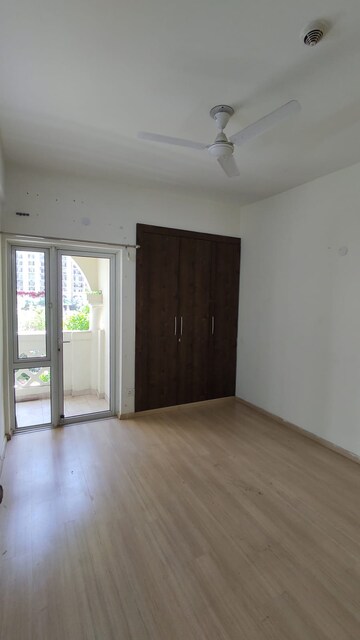 Room in 3 BHK Apartment at Moti Nagar – for Rent