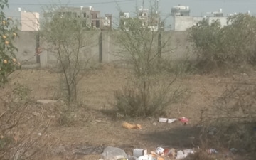 Plot For Sale in Bicholi Mardana