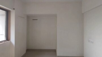  1.5 BHK Apartment at Runwal Garden City, Balkum Pada – for Sale