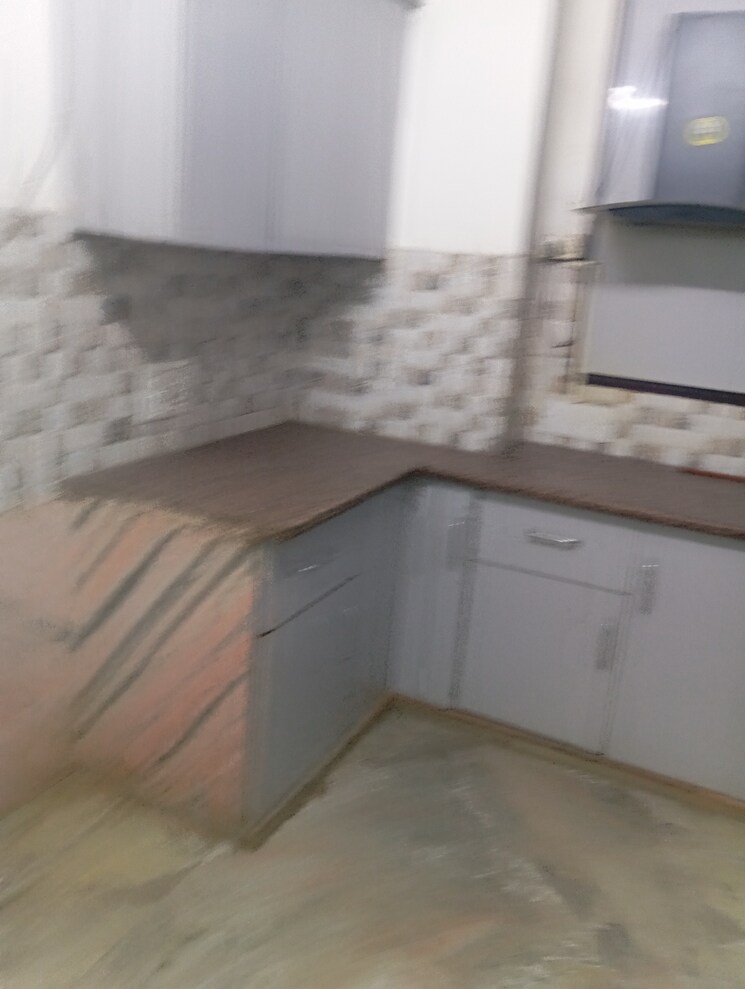 Balcony, krishna nagar 3 Bedroom 125 Sq.Yd. Builder Floor In Krishna Nagar Delhi 8184007