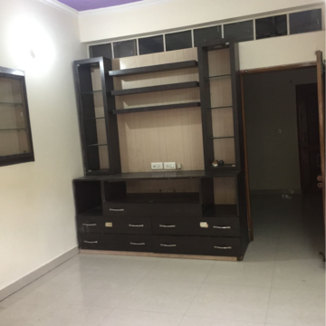 Living Room in 3.5 BHK Villa at Sector 21 – for Rent