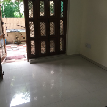 Room in 3.5 BHK Villa at Sector 21 – for Rent