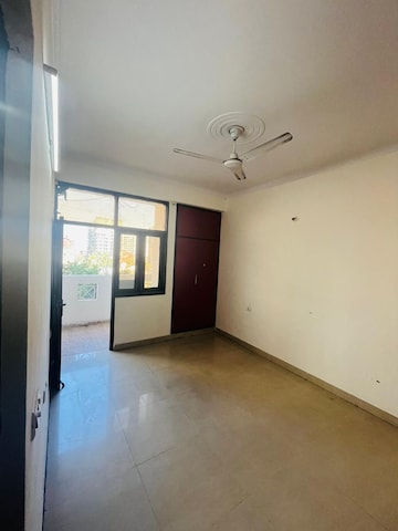 Room in 2 BHK Apartment at Nirala Eden Park 1, Ahinsa Khand 2 – for Rent