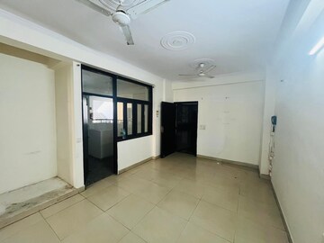 Room in 2 BHK Apartment at Nirala Eden Park 1, Ahinsa Khand 2 – for Rent