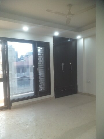Room in 3 BHK Builder Floor at East Patel Nagar – for Rent