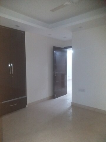 Room in 3 BHK Builder Floor at East Patel Nagar – for Rent