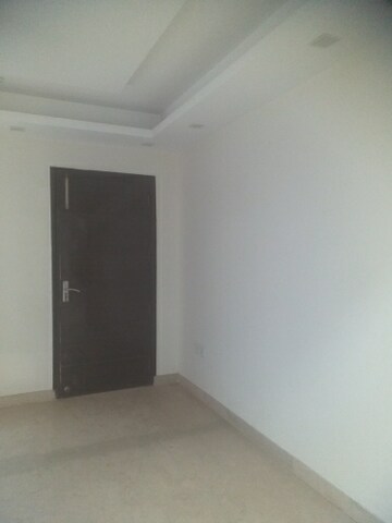 Room in 3 BHK Builder Floor at East Patel Nagar – for Rent