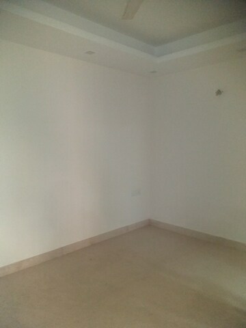 Room in 3 BHK Builder Floor at East Patel Nagar – for Rent