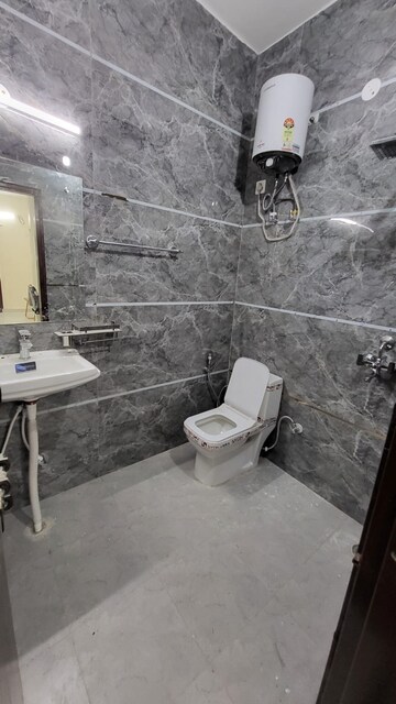 Bathroom in Studio Builder Floor at Sector 46 – for Rent