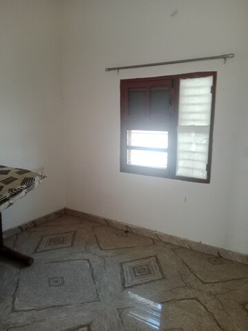 Room in 2 BHK Builder Floor at Sector 6 – for Rent