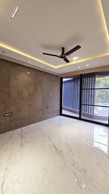 Kitchen in 4 BHK Builder Floor at Kohli One Malibu Town Plot, Sector 47 – for Sale