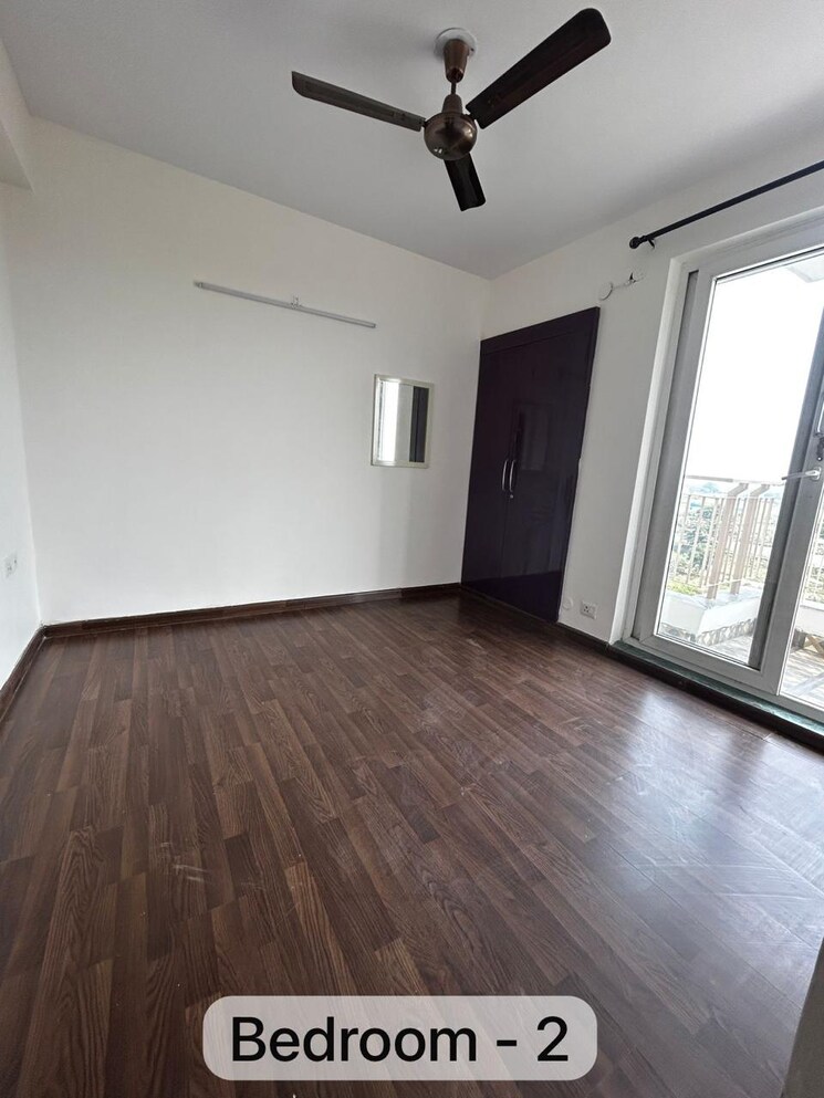 Room, bptp-discovery-park 2 Bedroom 804 Sq.Ft. Apartment In Sector 80 Faridabad 8184201