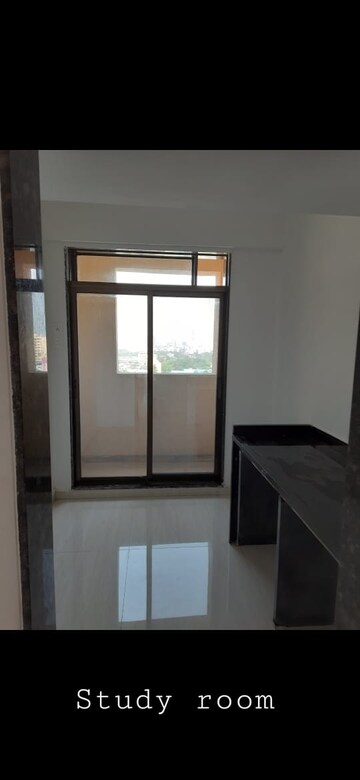 Room in 1 BHK Apartment at Thane West – for Sale