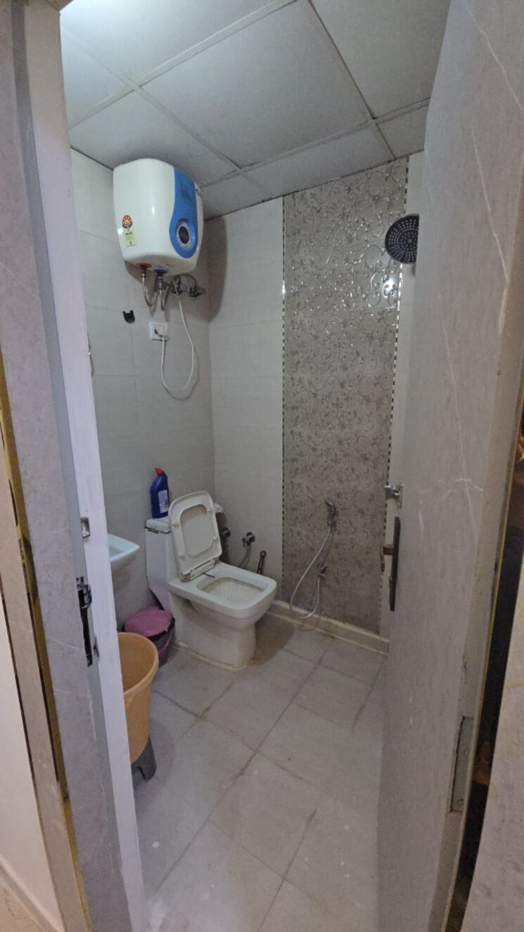 Bathroom, gyan khand ii 2 Bedroom 775 Sq.Ft. Builder Floor In Gyan Khand ii Ghaziabad 8184277