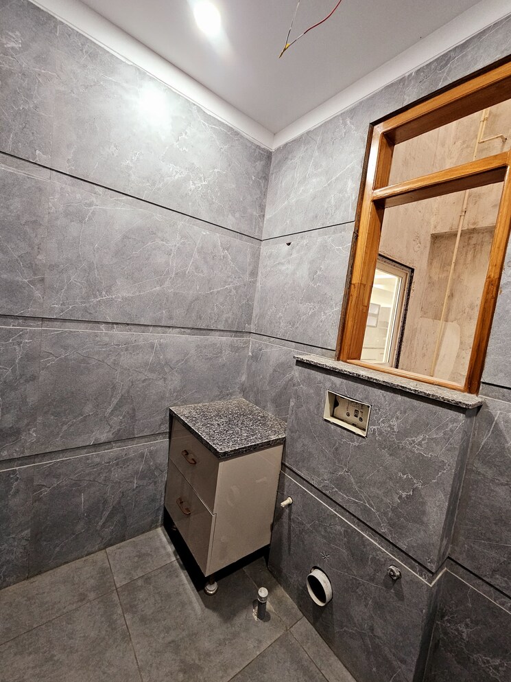 Kitchen, omaxe-designer-villas-mayfield-garden 3 Bedroom 2100 Sq.Ft. Builder Floor In Sector 51 Gurgaon 8184311