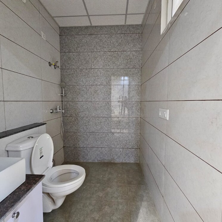 Bathroom, sbp-gateway-of-dreams 2 Bedroom 1172 Sq.Ft. Apartment In Patiala Road Zirakpur 8184324