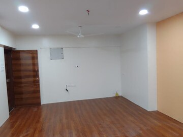 Bedroom in 2 BHK Apartment at Andheri West – for Sale
