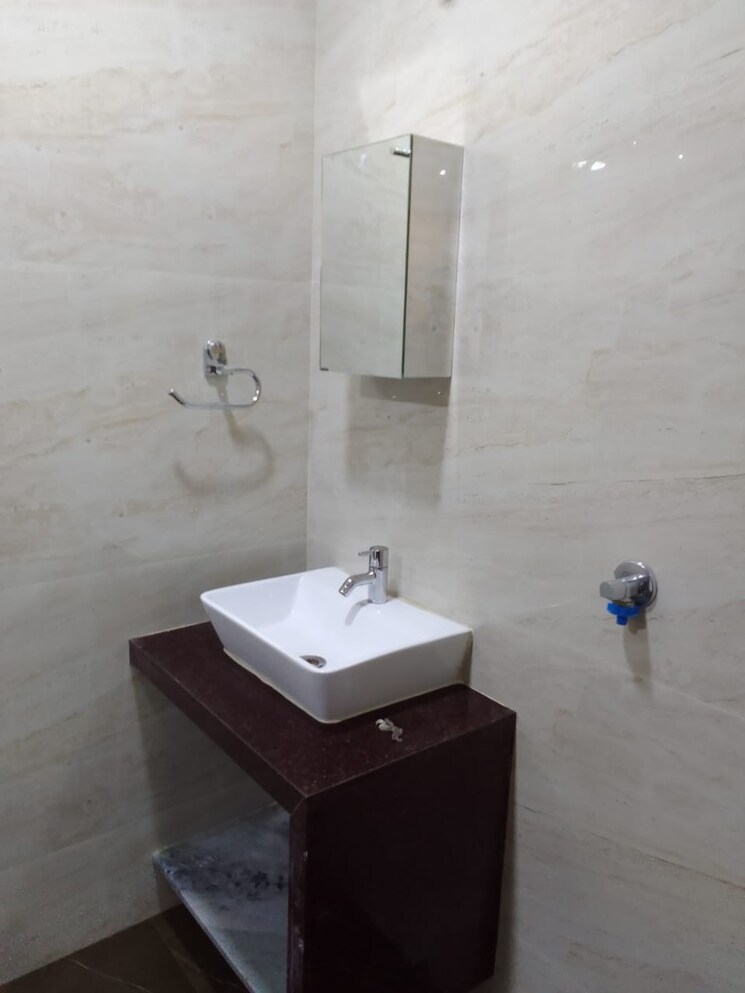 Bathroom, andheri west 2 Bedroom 1015 Sq.Ft. Apartment In Andheri West Mumbai 8184338