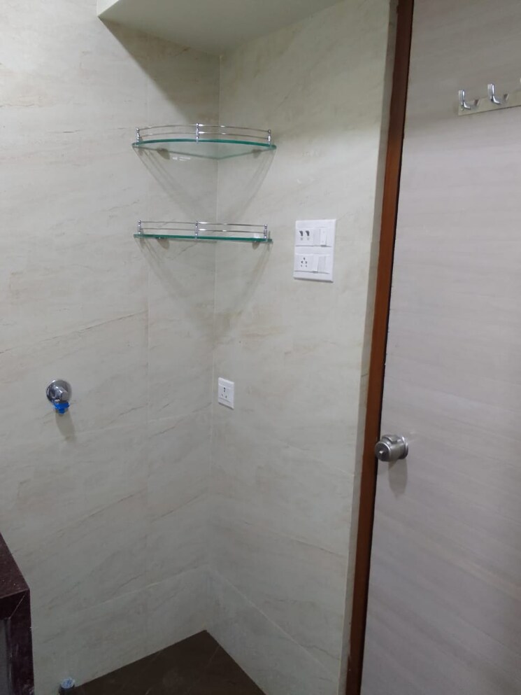 Bathroom, andheri west 2 Bedroom 1015 Sq.Ft. Apartment In Andheri West Mumbai 8184338