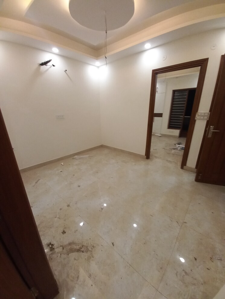 Room, bptp-district 2 Bedroom 1017 Sq.Ft. Builder Floor In Sector 81 Faridabad 8184336