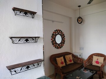 Furnished Amenities in 2 BHK Apartment at Lajpat Nagar I – for Rent