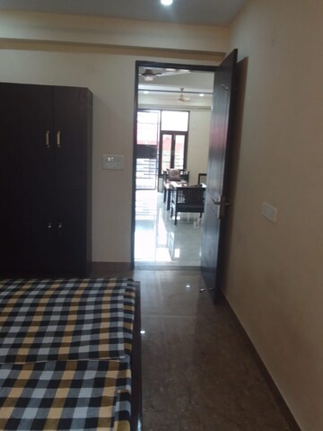 Room in 1 BHK Builder Floor at Sector 40 – for Rent