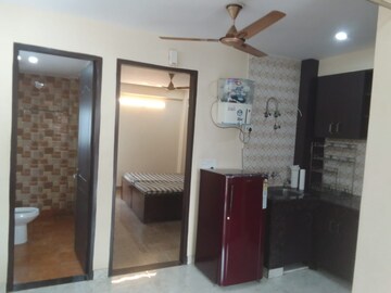 Living Room in 1 BHK Builder Floor at Sector 40 – for Rent