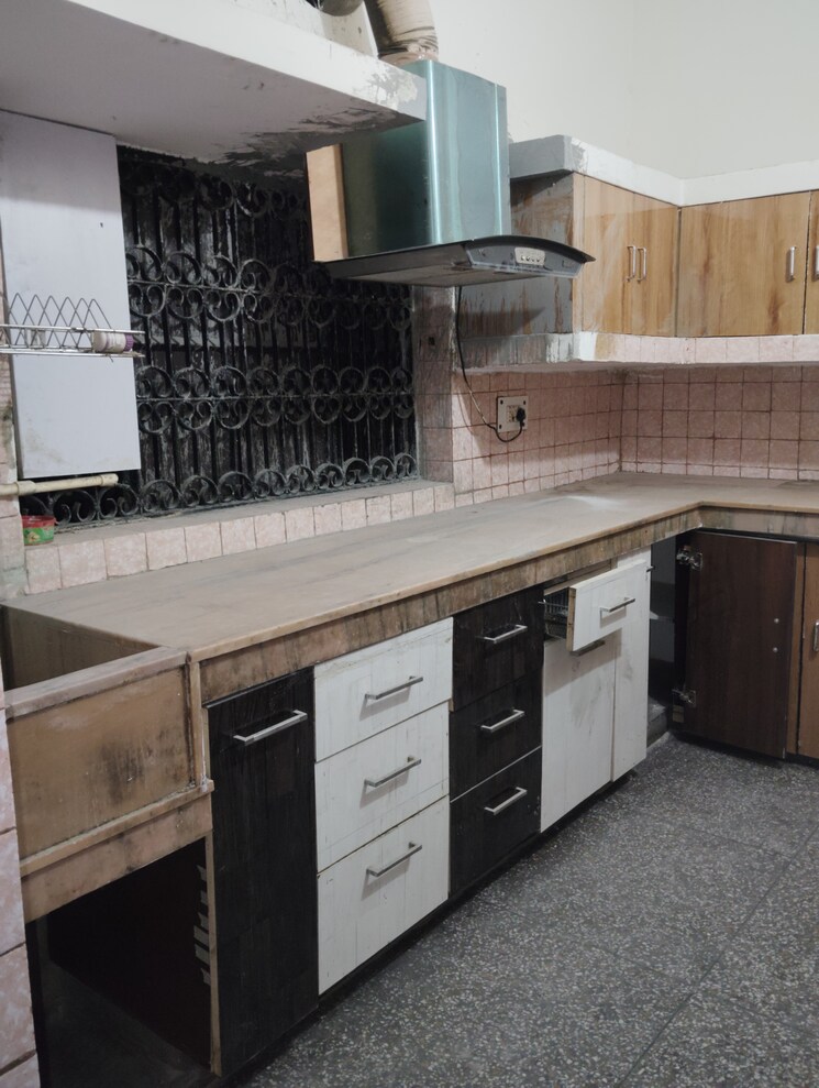 Kitchen, sector 16 2 Bedroom 875 Sq.Ft. Builder Floor In Sector 16 Faridabad 8184342