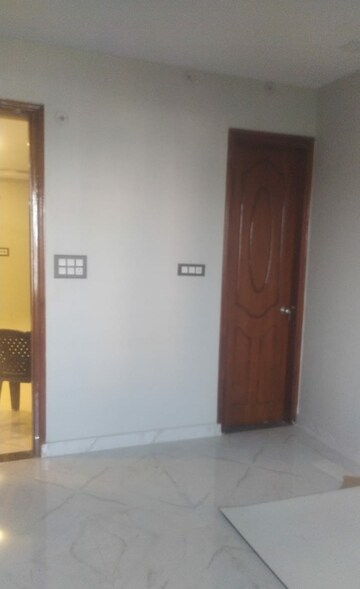 Room in 4 BHK Apartment at Indira Nagar – for Rent