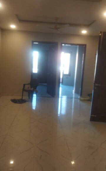 Room in 4 BHK Apartment at Indira Nagar – for Rent