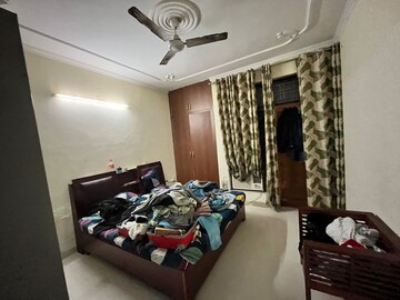 Bedroom in 2 BHK Builder Floor at Sector 52 – for Rent