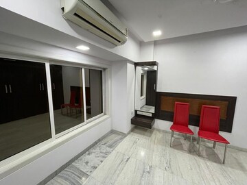 Bedroom in 2 BHK Apartment at Andheri West – for Sale