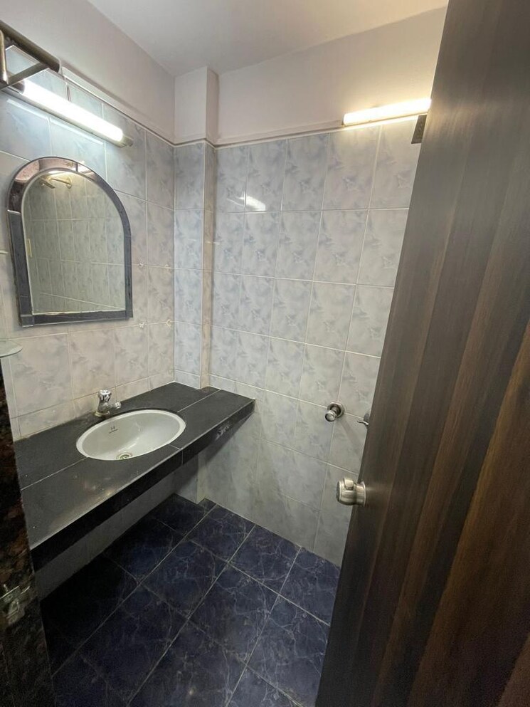 Bathroom, andheri west 2 Bedroom 935 Sq.Ft. Apartment In Andheri West Mumbai 8184451
