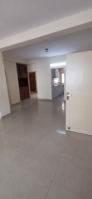 Room in 3 BHK Builder Floor at Sector 55 – for Rent