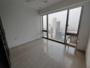 Room in 5 BHK Apartment at Lodha The Park, Worli – for Rent