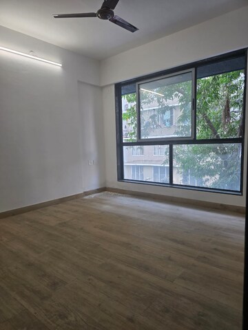 Room in 3 BHK Apartment at Andheri West – for Rent