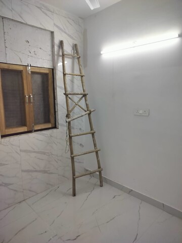 Room in 1 RK Apartment at Sunshine Apartment, Sector 99 – for Rent