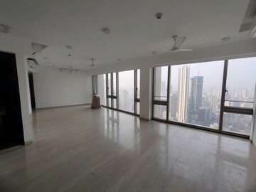 Room in 5 BHK Apartment at Lodha The Park, Worli – for Rent
