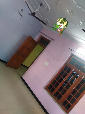 Furnished Amenities in 2 BHK Apartment at Gomti Nagar – for Rent