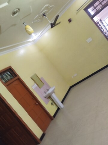 Furnished Amenities in 2 BHK Apartment at Gomti Nagar – for Rent