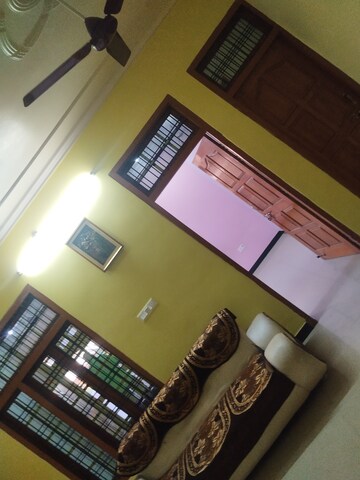 Furnished Amenities in 2 BHK Apartment at Gomti Nagar – for Rent