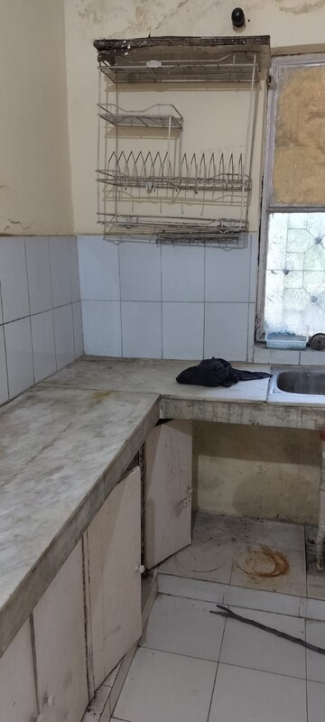 Kitchen in 1 RK Apartment at Varun Enclave, Sector 28 – for Rent