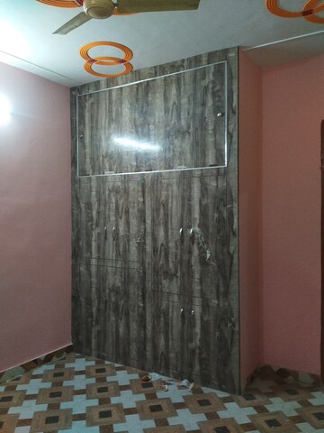 Furnished Amenities in 2.5 BHK Independent House at Kamta – for Rent