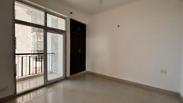 Room in 4 BHK Apartment at Dasnac The Jewel, Sector 75 – for Rent
