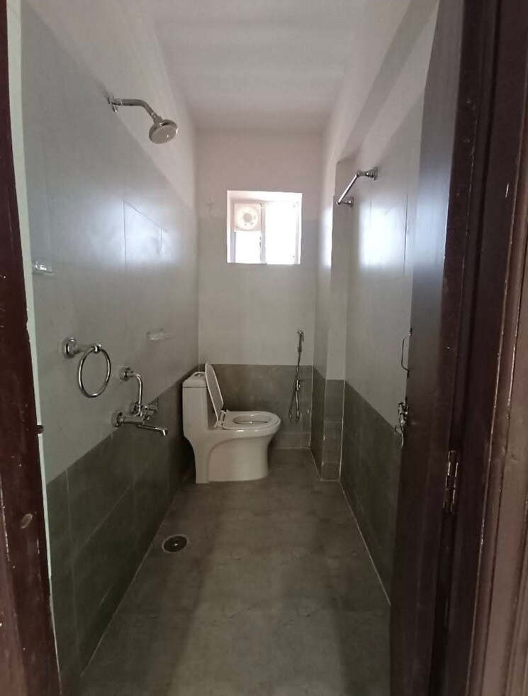 Bathroom, smr-vinay-iconia-hyderabad 3 Bedroom 1908 Sq.Ft. Apartment In Kondapur Hyderabad 8184664