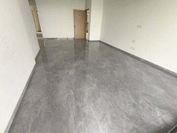 Room in 4 BHK Apartment at Dheeraj Views, Chembur – for Sale